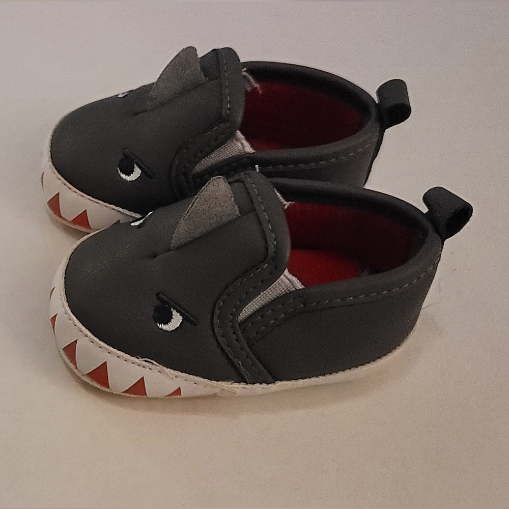 Soft Baby Crib shoes Gray shark Fins 3 to 6  month
